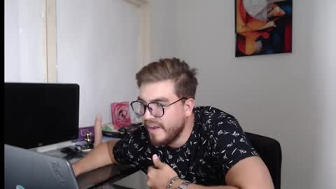 Snapshot of dylanhot10 chatting on 19, 12, 2024 dylanhot10 online show from 19, 12, 2024