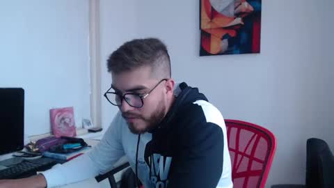 Snapshot of dylanhot10 chatting on 5, 2, 2025 dylanhot10 online show from 5, 2, 2025