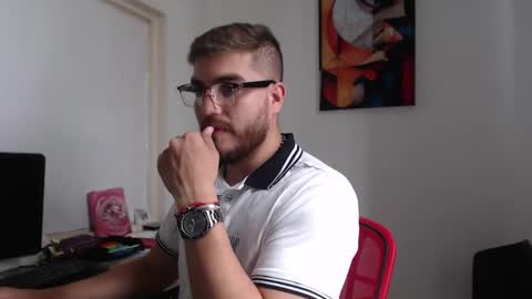 Snapshot of dylanhot10 chatting on 10, 2, 2025 dylanhot10 online show from 10, 2, 2025