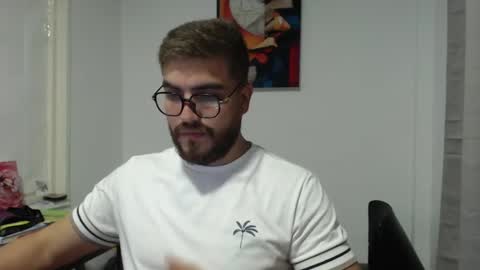 Snapshot of dylanhot10 chatting on 19, 2, 2025 dylanhot10 online show from 19, 2, 2025