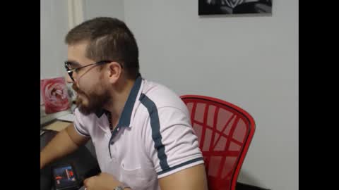 Snapshot of dylanhot10 chatting on 2, 10, 2025 dylanhot10 online show from 2, 10, 2025