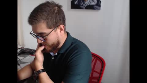 Snapshot of dylanhot10 chatting on 15, 12, 2025 dylanhot10 online show from 15, 12, 2025