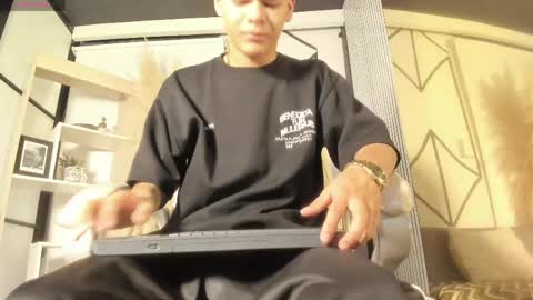 dylanroyce_ online show from 7, 5, 2026