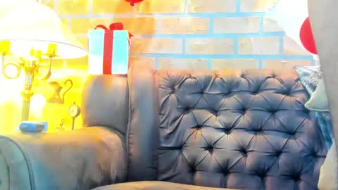 D Y L A N online show from 8, 2, 2025