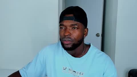 Snapshot of dylantaylor_1 chatting on 6, 10, 2025 Dylan Taylor online show from 6, 10, 2025