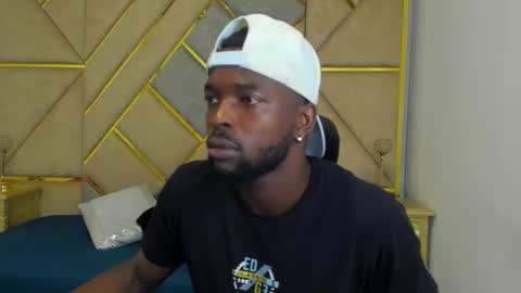 Snapshot of dylantaylor_1 chatting on 21, 10, 2025 Dylan Taylor online show from 21, 10, 2025