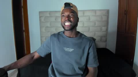 Snapshot of dylantaylor_1 chatting on 6, 11, 2025 Dylan Taylor online show from 6, 11, 2025