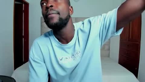 Snapshot of dylantaylor_1 chatting on 14, 11, 2025 Dylan Taylor online show from 14, 11, 2025