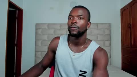 Snapshot of dylantaylor_1 chatting on 21, 11, 2025 Dylan Taylor online show from 21, 11, 2025