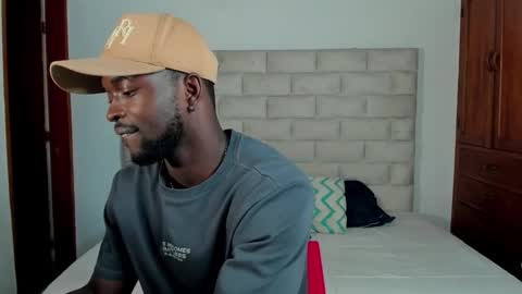 Snapshot of dylantaylor_1 chatting on 22, 11, 2025 Dylan Taylor online show from 22, 11, 2025