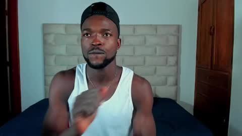 Snapshot of dylantaylor_1 chatting on 25, 11, 2025 Dylan Taylor online show from 25, 11, 2025