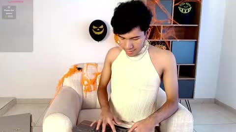 Snapshot of e_r_o_s_ chatting on 2, 11, 2025 John online show from 2, 11, 2025