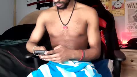 Snapshot of easybreezy20 chatting on 17, 1, 2025 TWITTER INSTAGRAM easybreezy20 ONLINE 1230 AM TO 7AM online show from 17, 1, 2025