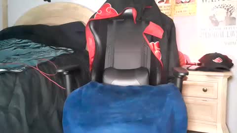 Snapshot of easybreezy20 chatting on 20, 1, 2025 TWITTER INSTAGRAM easybreezy20 ONLINE 1230 AM TO 7AM online show from 20, 1, 2025