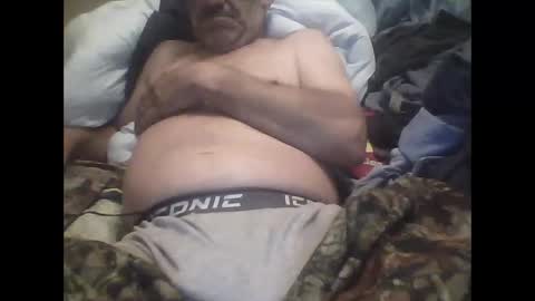 Snapshot of easye4015 chatting on 16, 9, 2025 Easye online show from 16, 9, 2025