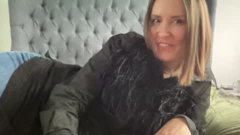 Snapshot of eatmypie69 chatting on 5, 12, 2024 Nadia Ferreira online show from 5, 12, 2024