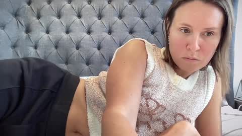 Snapshot of eatmypie69 chatting on 15, 10, 2025 Nadia Ferreira online show from 15, 10, 2025
