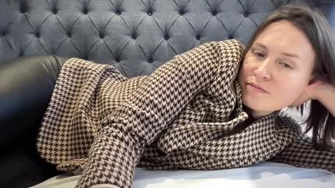 Snapshot of eatmypie69 chatting on 14, 11, 2025 Nadia Ferreira online show from 14, 11, 2025