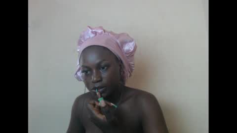 Snapshot of eatuupx chatting on 5, 1, 2025 eatuupx online show from 5, 1, 2025