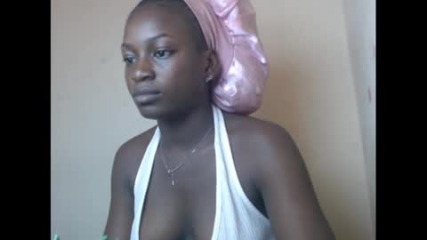 Snapshot of eatuupx chatting on 6, 1, 2025 eatuupx online show from 6, 1, 2025