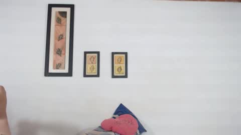 Laraand Drake online show from 2, 3, 2025