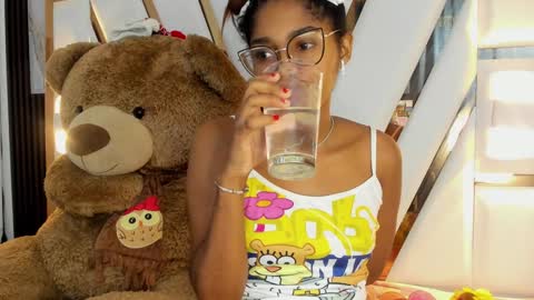 Snapshot of ebony_beautifull chatting on 4, 12, 2024 Luci online show from 4, 12, 2024