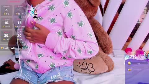 Snapshot of ebony_beautifull chatting on 6, 12, 2024 Luci online show from 6, 12, 2024