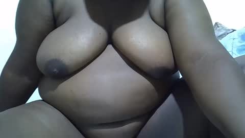 Snapshot of ebony_dela chatting on 15, 12, 2025 Princess Dela online show from 15, 12, 2025