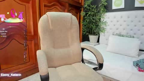 ebony_katterin online show from 15, 10, 2025