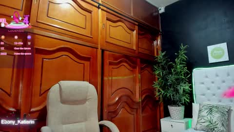 ebony_katterin online show from 16, 12, 2025