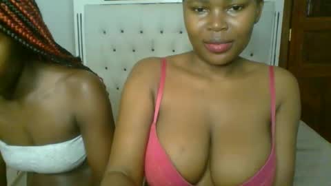 Snapshot of ebony_meeky chatting on 6, 10, 2025 ebony_meeky online show from 6, 10, 2025