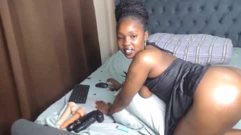 Snapshot of ebony_sappire chatting on 29, 9, 2025 Sappire Gold online show from 29, 9, 2025