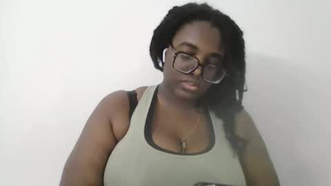 Snapshot of ebonybigtitqueen0 chatting on 15, 9, 2025 ebonybigtitqueen0 online show from 15, 9, 2025