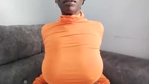 Snapshot of ebonycandymelani chatting on 5, 3, 2025 Ebony Melanie online show from 5, 3, 2025