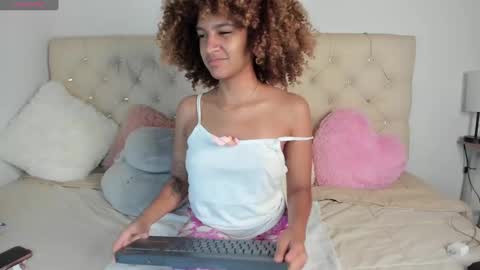 Queen Ebony online show from 25, 12, 2024