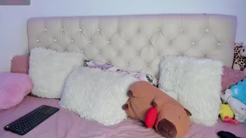 Snapshot of ebonygoddes03 chatting on 19, 11, 2025 Queen Ebony online show from 19, 11, 2025