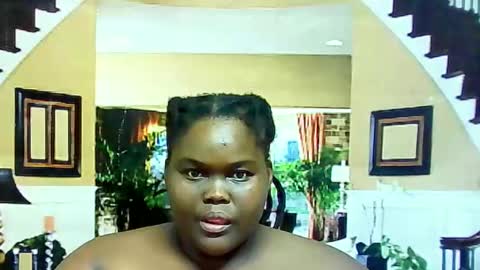 Snapshot of ebonyhotbuns4u2luv chatting on 10, 2, 2025 ebonyhotbuns4u2luv online show from 10, 2, 2025