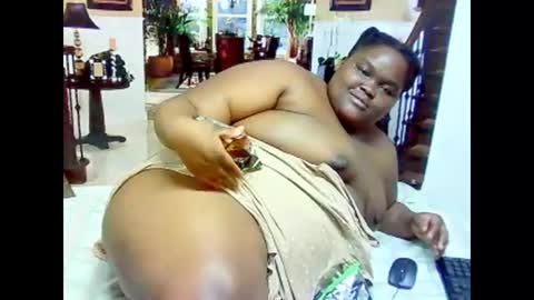 Snapshot of ebonyhotbuns4u2luv chatting on 12, 2, 2025 ebonyhotbuns4u2luv online show from 12, 2, 2025