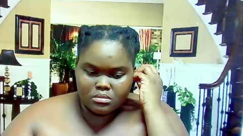 Snapshot of ebonyhotbuns4u2luv chatting on 12, 2, 2025 ebonyhotbuns4u2luv online show from 12, 2, 2025