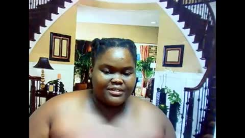 Snapshot of ebonyhotbuns4u2luv chatting on 14, 2, 2025 ebonyhotbuns4u2luv online show from 14, 2, 2025