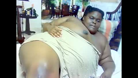 Snapshot of ebonyhotbuns4u2luv chatting on 26, 2, 2025 ebonyhotbuns4u2luv online show from 26, 2, 2025