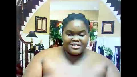 Snapshot of ebonyhotbuns4u2luv chatting on 3, 3, 2025 ebonyhotbuns4u2luv online show from 3, 3, 2025