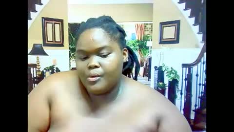 Snapshot of ebonyhotbuns4u2luv chatting on 3, 3, 2025 ebonyhotbuns4u2luv online show from 3, 3, 2025