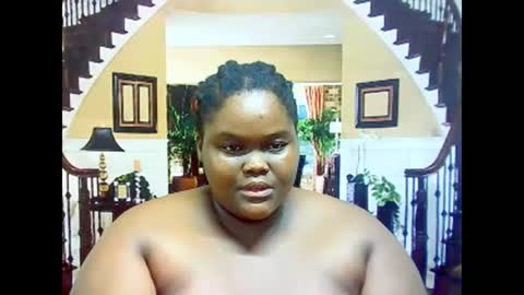 Snapshot of ebonyhotbuns4u2luv chatting on 4, 3, 2025 ebonyhotbuns4u2luv online show from 4, 3, 2025