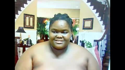 Snapshot of ebonyhotbuns4u2luv chatting on 5, 3, 2025 ebonyhotbuns4u2luv online show from 5, 3, 2025