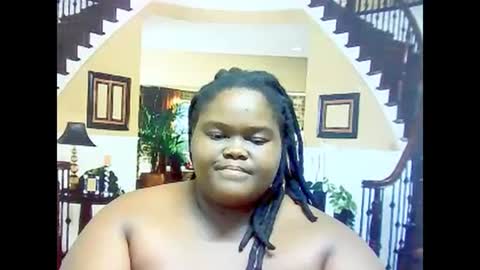 Snapshot of ebonyhotbuns4u2luv chatting on 6, 3, 2025 ebonyhotbuns4u2luv online show from 6, 3, 2025