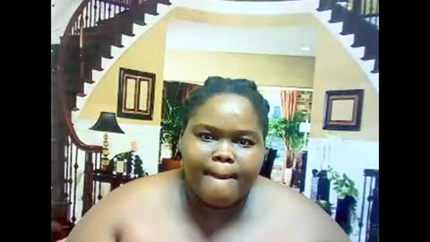 Snapshot of ebonyhotbuns4u2luv chatting on 6, 3, 2025 ebonyhotbuns4u2luv online show from 6, 3, 2025