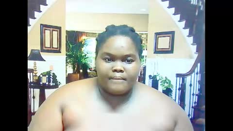 Snapshot of ebonyhotbuns4u2luv chatting on 7, 3, 2025 ebonyhotbuns4u2luv online show from 7, 3, 2025