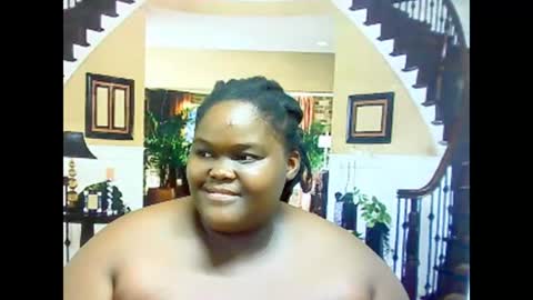 Snapshot of ebonyhotbuns4u2luv chatting on 8, 3, 2025 ebonyhotbuns4u2luv online show from 8, 3, 2025