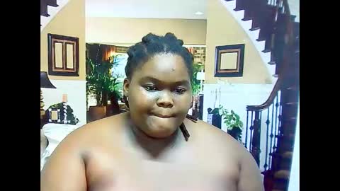 Snapshot of ebonyhotbuns4u2luv chatting on 8, 3, 2025 ebonyhotbuns4u2luv online show from 8, 3, 2025
